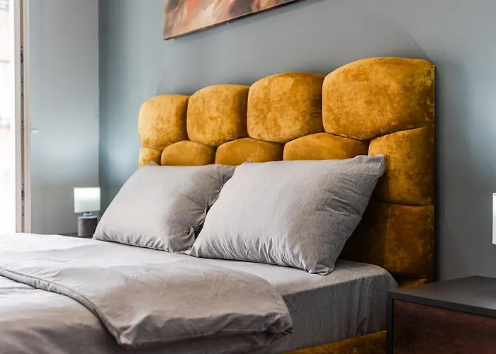 Vista Luxe Balcony With Free Private Parking *