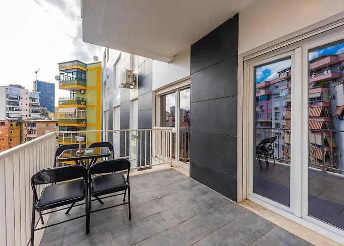 Lejlighed Vista Luxe Balcony With Free Private Parking Tirana